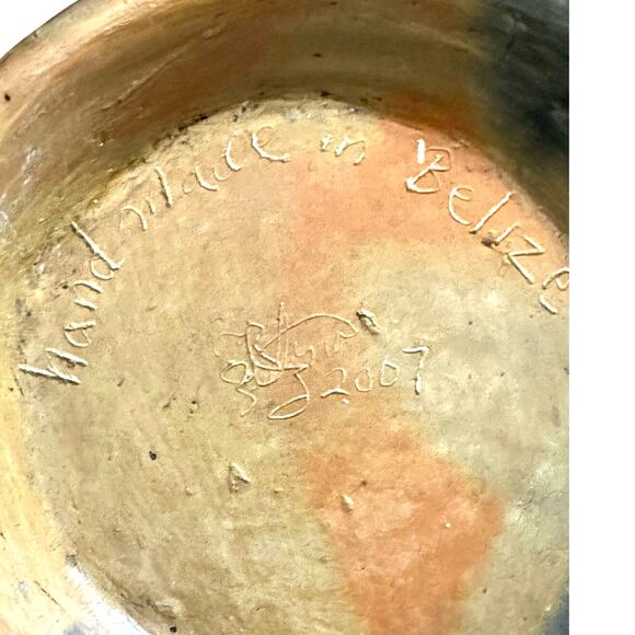 Art Pottery Belize 2007 Artist Signed Raised Relief Turtle Shallow Bowl/Plate 9" - Picture 8 of 10